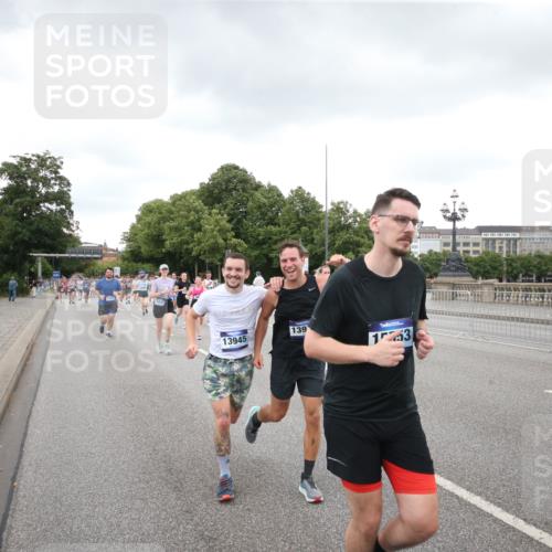 29.06.2025 - hella hamburg halbmarathon Jannik Wohlers http://msf.ph/oto/8158409 29.06.2025 10:54:30 Lombardsbrücke 1198, 2566, 2632, 3002, 4191, 4192, 5392, 5500, 5727, 5882, 6839, 6982, 8012, 8186, 9521, 9596, 10109, 10331, 10686, 11226, 11287, 11788, 11908, 12240, 12268, 12270, 13283, 13944, 13945, 13979, 13980, 14752, 15271, 15553, 16432, 16433, 16443, 16637, 16664, 16665, 18168, 18372, 19111 meine-sportfotos.de