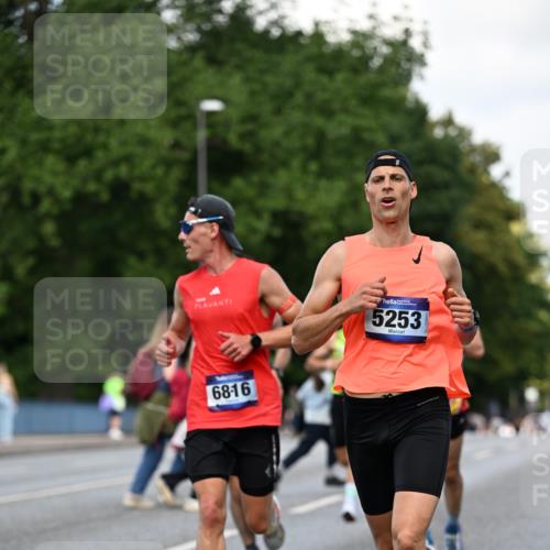 29.06.2025 - hella hamburg halbmarathon Dr. Thomas Lammeyer http://msf.ph/oto/8158414 29.06.2025 09:43:41 Kennedybrücke 5253, 6816, 9151, 9447, 9475 meine-sportfotos.de