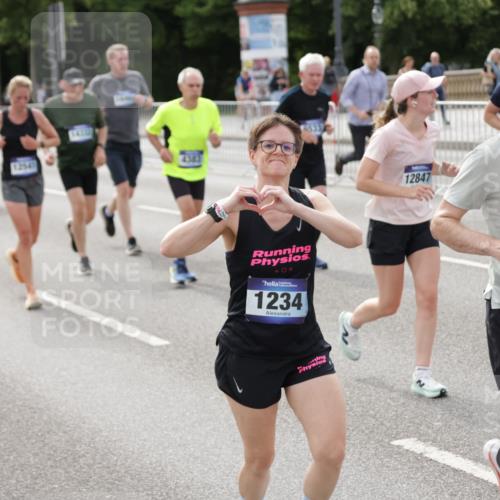 29.06.2025 - hella hamburg halbmarathon Jannik Wohlers http://msf.ph/oto/8158431 29.06.2025 10:18:07 Lombardsbrücke 1234, 1820, 2335, 2703, 3202, 3529, 4123, 4383, 4802, 5909, 5910, 6332, 6533, 7160, 7454, 8341, 8665, 9222, 9276, 9505, 9586, 9658, 9748, 9834, 10172, 10502, 10659, 10687, 10856, 11020, 12541, 12548, 12552, 12703, 12847, 13193, 13341, 13370, 13933, 14023, 14332, 14627, 14760, 14770, 14967, 15138, 15208, 15393, 15436, 15749, 16209, 16451, 16828, 16833, 17048, 17283, 17876, 18697, 18807, 18825 meine-sportfotos.de