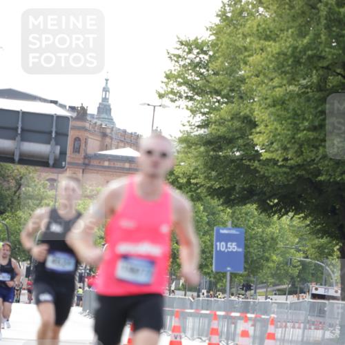 29.06.2025 - hella hamburg halbmarathon Jannik Wohlers http://msf.ph/oto/8158432 29.06.2025 09:38:51 Lombardsbrücke 4524, 14188, 16529, 19072 meine-sportfotos.de
