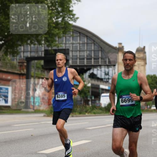 29.06.2025 - hella hamburg halbmarathon Yannick Fuchs http://msf.ph/oto/8158438 29.06.2025 10:19:08 20KM 5301, 6699, 6816, 7963, 9385, 9447, 10234, 10780, 11194, 12360, 13440, 19078 meine-sportfotos.de