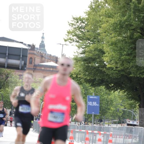 29.06.2025 - hella hamburg halbmarathon Jannik Wohlers http://msf.ph/oto/8158439 29.06.2025 09:38:51 Lombardsbrücke 4524, 14188, 16529, 19072 meine-sportfotos.de