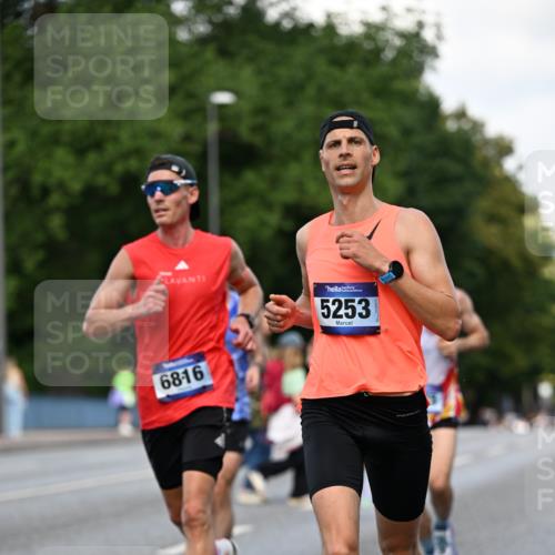29.06.2025 - hella hamburg halbmarathon Dr. Thomas Lammeyer http://msf.ph/oto/8158444 29.06.2025 09:43:41 Kennedybrücke 5253, 6816, 9151, 9447, 9475 meine-sportfotos.de