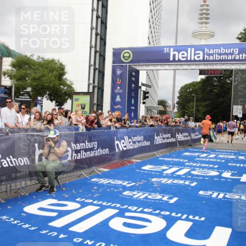 29.06.2025 - hella hamburg halbmarathon Michael Strokosch http://msf.ph/oto/8158455 29.06.2025 10:24:04 Ziel 11194, 13440, 14753 meine-sportfotos.de