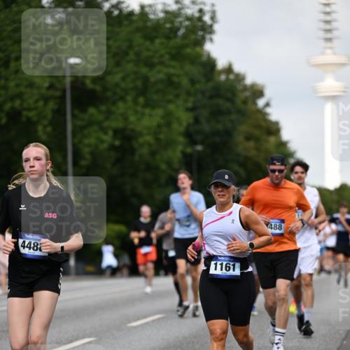 29.06.2025 - hella hamburg halbmarathon Dr. Thomas Lammeyer http://msf.ph/oto/8158459 29.06.2025 10:08:22 Kennedybrücke 1032, 1161, 1355, 1367, 1377, 1674, 2277, 2979, 3413, 3488, 4488, 4951, 5354, 5363, 5365, 5976, 6142, 6706, 6709, 7485, 8177, 9526, 10756 meine-sportfotos.de