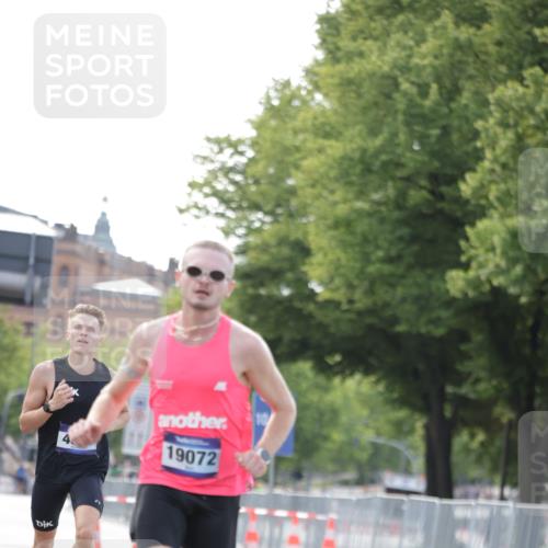 29.06.2025 - hella hamburg halbmarathon Jannik Wohlers http://msf.ph/oto/8158476 29.06.2025 09:38:51 Lombardsbrücke 4524, 14188, 16529, 19072 meine-sportfotos.de