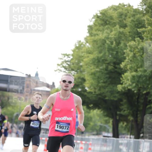 29.06.2025 - hella hamburg halbmarathon Jannik Wohlers http://msf.ph/oto/8158483 29.06.2025 09:38:51 Lombardsbrücke 4524, 14188, 16529, 19072 meine-sportfotos.de