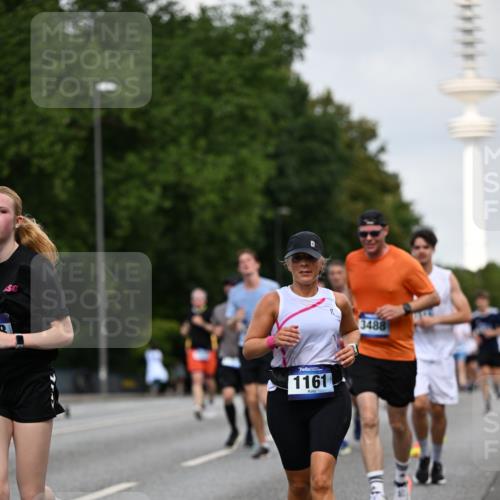 29.06.2025 - hella hamburg halbmarathon Dr. Thomas Lammeyer http://msf.ph/oto/8158506 29.06.2025 10:08:23 Kennedybrücke 1032, 1161, 1355, 1367, 1377, 1674, 2277, 2979, 3413, 3488, 4488, 4951, 5354, 5363, 5365, 5976, 6706, 6709, 7485, 8177, 9526, 10756 meine-sportfotos.de