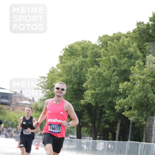 29.06.2025 - hella hamburg halbmarathon Jannik Wohlers http://msf.ph/oto/8158520 29.06.2025 09:38:52 Lombardsbrücke 4524, 14188, 16529, 19072 meine-sportfotos.de