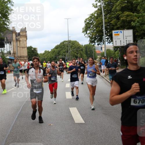 29.06.2025 - hella hamburg halbmarathon Yannick Fuchs http://msf.ph/oto/8158539 29.06.2025 10:38:35 20KM 1220, 1391, 1415, 1558, 1902, 2365, 2402, 2816, 3004, 3021, 3907, 4310, 4425, 4981, 4991, 4999, 5231, 5275, 5476, 5624, 5884, 6490, 6705, 6903, 6991, 7005, 7191, 7322, 8063, 8145, 8722, 9081, 9159, 9374, 9444, 9633, 10193, 10596, 10669, 10930, 11346, 11469, 12159, 12554, 12711, 12966, 13123, 13421, 13996, 14667, 14798, 14816, 14861, 15185, 15225, 15233, 15280, 15512, 15862, 16062, 16224, 16301, 16316, 16506, 16547, 16549, 16893, 17251, 17376, 17729, 17748, 17912 meine-sportfotos.de