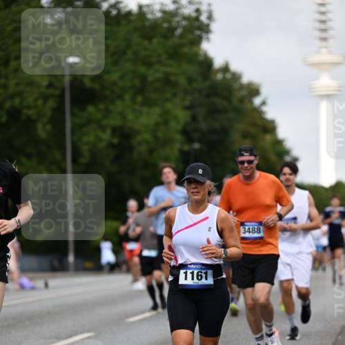 29.06.2025 - hella hamburg halbmarathon Dr. Thomas Lammeyer http://msf.ph/oto/8158590 29.06.2025 10:08:23 Kennedybrücke 1032, 1161, 1355, 1367, 1377, 1674, 2277, 2979, 3413, 3488, 4488, 4951, 5354, 5363, 5365, 5976, 6706, 6709, 7485, 8177, 9526, 10756 meine-sportfotos.de