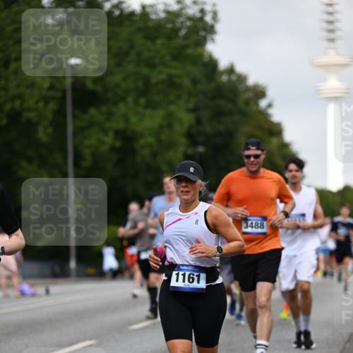 29.06.2025 - hella hamburg halbmarathon Dr. Thomas Lammeyer http://msf.ph/oto/8158601 29.06.2025 10:08:23 Kennedybrücke 1032, 1161, 1355, 1367, 1377, 1674, 2277, 2979, 3413, 3488, 4488, 4951, 5354, 5363, 5365, 5976, 6706, 6709, 7485, 8177, 9526, 10756 meine-sportfotos.de