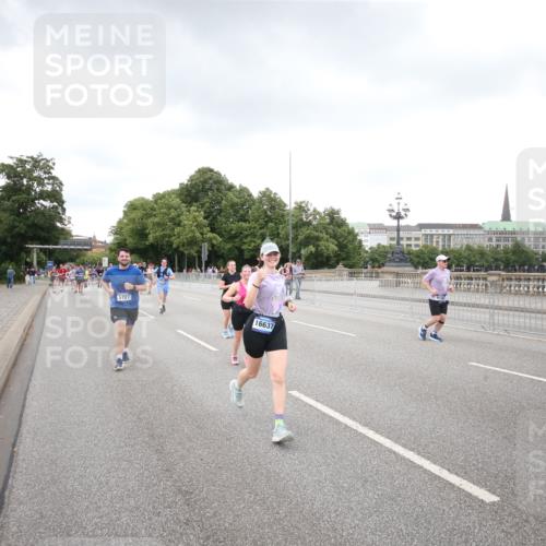 29.06.2025 - hella hamburg halbmarathon Jannik Wohlers http://msf.ph/oto/8158615 29.06.2025 10:54:33 Lombardsbrücke 2566, 2632, 3002, 3274, 4191, 4192, 5392, 5500, 5727, 5882, 6839, 7238, 8012, 8186, 9596, 10109, 10686, 11226, 11788, 11908, 12147, 12148, 12240, 13283, 13548, 13944, 13945, 13979, 13980, 14752, 15271, 15553, 16057, 16432, 16433, 16443, 16637, 16664, 16665, 17090, 18168, 18372 meine-sportfotos.de