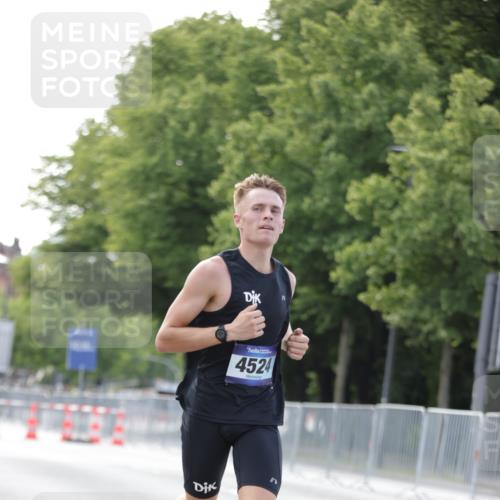 29.06.2025 - hella hamburg halbmarathon Jannik Wohlers http://msf.ph/oto/8158659 29.06.2025 09:38:53 Lombardsbrücke 4524, 14188, 16529, 18694, 19072 meine-sportfotos.de