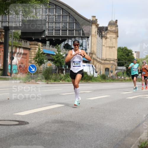 29.06.2025 - hella hamburg halbmarathon Yannick Fuchs http://msf.ph/oto/8158660 29.06.2025 10:19:17 20KM 2459, 5301, 6816, 7331, 7963, 9269, 10234, 10780, 11194, 12360, 13440, 14753, 17614, 18569, 19041 meine-sportfotos.de