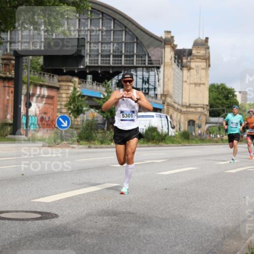 29.06.2025 - hella hamburg halbmarathon Yannick Fuchs http://msf.ph/oto/8158678 29.06.2025 10:19:18 20KM 2459, 5301, 6816, 7331, 7963, 9269, 10234, 10780, 11194, 12360, 13440, 14753, 17614, 18569, 19041 meine-sportfotos.de