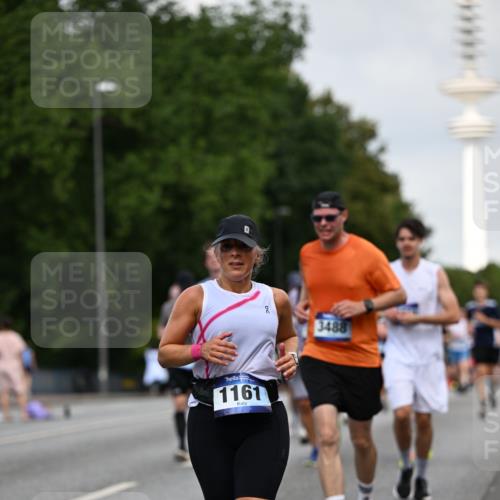 29.06.2025 - hella hamburg halbmarathon Dr. Thomas Lammeyer http://msf.ph/oto/8158688 29.06.2025 10:08:24 Kennedybrücke 1032, 1161, 1355, 1367, 1377, 1674, 2277, 2979, 3413, 3488, 4488, 4951, 5354, 5363, 5365, 5976, 6706, 6709, 7485, 9526, 10756, 10962 meine-sportfotos.de