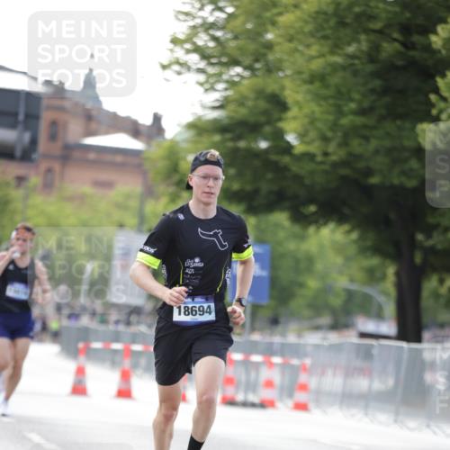 29.06.2025 - hella hamburg halbmarathon Jannik Wohlers http://msf.ph/oto/8158699 29.06.2025 09:38:55 Lombardsbrücke 4524, 14188, 16529, 18694, 19072 meine-sportfotos.de