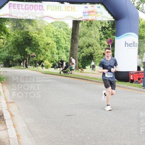 29.06.2025 - hella hamburg halbmarathon MichiJ http://msf.ph/oto/8158702 29.06.2025 10:09:06 Zwischen KM18-KM19 14932 meine-sportfotos.de