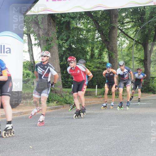29.06.2025 - hella hamburg halbmarathon KatJ http://msf.ph/oto/8158704 29.06.2025 09:04:56 Zwischen KM18-KM19  meine-sportfotos.de