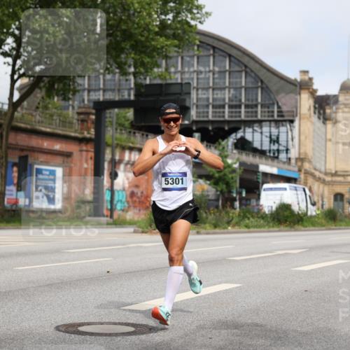 29.06.2025 - hella hamburg halbmarathon Yannick Fuchs http://msf.ph/oto/8158706 29.06.2025 10:19:18 20KM 2459, 5301, 6816, 7331, 7963, 9269, 10234, 10780, 11194, 12360, 13440, 14753, 17614, 18569, 19041 meine-sportfotos.de