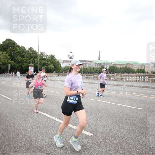 29.06.2025 - hella hamburg halbmarathon Jannik Wohlers http://msf.ph/oto/8158734 29.06.2025 10:54:33 Lombardsbrücke 2566, 2632, 3002, 3274, 4191, 4192, 5392, 5500, 5727, 5882, 6839, 7238, 8012, 8186, 9596, 10109, 10686, 11226, 11788, 11908, 12147, 12148, 12240, 13283, 13548, 13944, 13945, 13979, 13980, 14752, 15271, 15553, 16057, 16432, 16433, 16443, 16637, 16664, 16665, 17090, 18168, 18372 meine-sportfotos.de