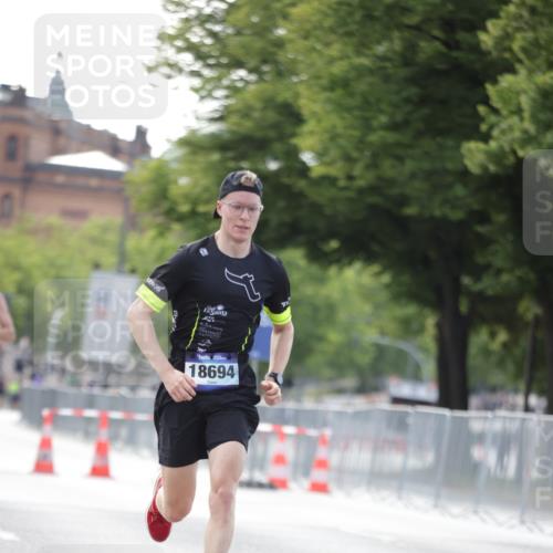 29.06.2025 - hella hamburg halbmarathon Jannik Wohlers http://msf.ph/oto/8158735 29.06.2025 09:38:55 Lombardsbrücke 4524, 14188, 16529, 18694, 19072 meine-sportfotos.de