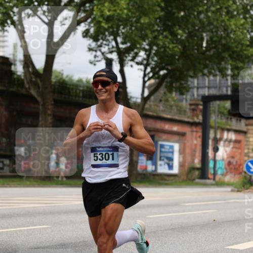29.06.2025 - hella hamburg halbmarathon Yannick Fuchs http://msf.ph/oto/8158760 29.06.2025 10:19:19 20KM 2459, 5301, 6816, 7331, 7963, 9269, 10234, 10780, 11194, 12360, 13440, 14753, 17614, 18569, 19041 meine-sportfotos.de