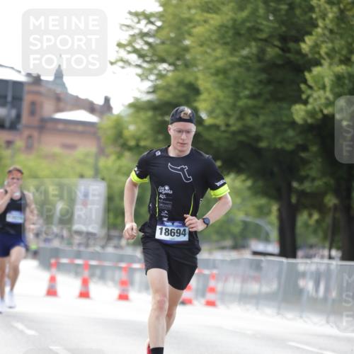 29.06.2025 - hella hamburg halbmarathon Jannik Wohlers http://msf.ph/oto/8158776 29.06.2025 09:38:55 Lombardsbrücke 4524, 14188, 16529, 18694, 19072 meine-sportfotos.de
