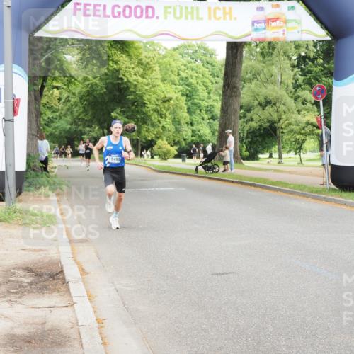 29.06.2025 - hella hamburg halbmarathon MichiJ http://msf.ph/oto/8158792 29.06.2025 10:09:39 Zwischen KM18-KM19  meine-sportfotos.de