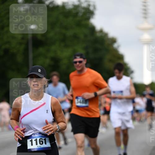 29.06.2025 - hella hamburg halbmarathon Dr. Thomas Lammeyer http://msf.ph/oto/8158793 29.06.2025 10:08:24 Kennedybrücke 1032, 1161, 1355, 1367, 1377, 1674, 2277, 2979, 3413, 3488, 4488, 4951, 5354, 5363, 5365, 5976, 6706, 6709, 7485, 9526, 10756, 10962 meine-sportfotos.de