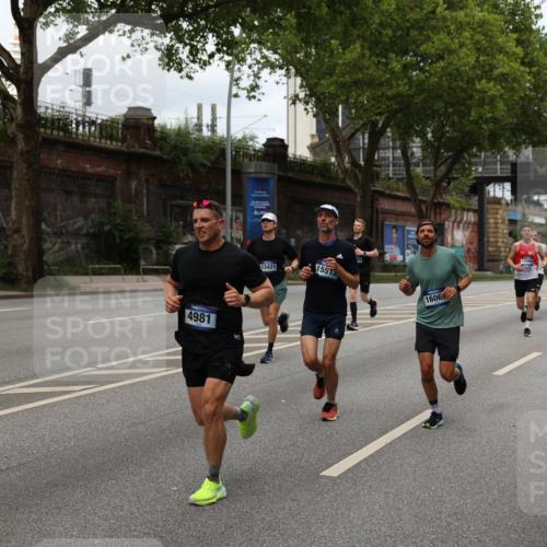 29.06.2025 - hella hamburg halbmarathon Yannick Fuchs http://msf.ph/oto/8158806 29.06.2025 10:38:39 20KM 1057, 1220, 1391, 1415, 1468, 1558, 1782, 1902, 1941, 2365, 2402, 2415, 2816, 3004, 3021, 3305, 3907, 4310, 4425, 4981, 4991, 4999, 5231, 5275, 5476, 5624, 5884, 6490, 6903, 7005, 7191, 7322, 8063, 8722, 9081, 9159, 9374, 9444, 9633, 10193, 10596, 10669, 10930, 11346, 11469, 12159, 12554, 12711, 12966, 13123, 13421, 13996, 14667, 14798, 14816, 15185, 15225, 15233, 15280, 15512, 15862, 16062, 16224, 16316, 16506, 16893, 17097, 17251, 17729, 17748, 18560, 18806, 19207 meine-sportfotos.de