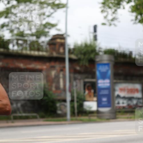 29.06.2025 - hella hamburg halbmarathon Yannick Fuchs http://msf.ph/oto/8158829 29.06.2025 10:19:19 20KM 2459, 5301, 6816, 7331, 7963, 9269, 10234, 10780, 11194, 12360, 13440, 14753, 17614, 18569, 19041 meine-sportfotos.de