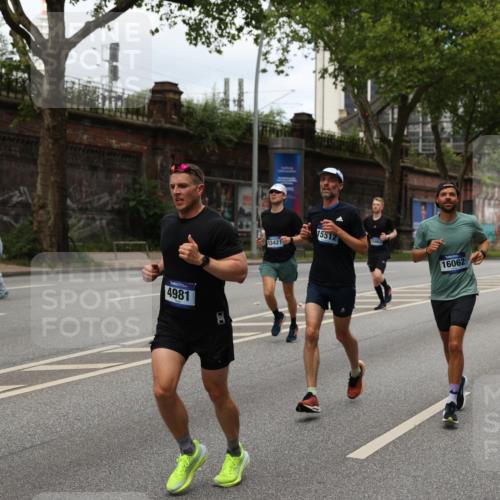 29.06.2025 - hella hamburg halbmarathon Yannick Fuchs http://msf.ph/oto/8158832 29.06.2025 10:38:39 20KM 1057, 1220, 1391, 1415, 1468, 1558, 1782, 1902, 1941, 2365, 2402, 2415, 2816, 3004, 3021, 3305, 3907, 4310, 4425, 4981, 4991, 4999, 5231, 5275, 5476, 5624, 5884, 6490, 6903, 7005, 7191, 7322, 8063, 8722, 9081, 9159, 9374, 9444, 9633, 10193, 10596, 10669, 10930, 11346, 11469, 12159, 12554, 12711, 12966, 13123, 13421, 13996, 14667, 14798, 14816, 15185, 15225, 15233, 15280, 15512, 15862, 16062, 16224, 16316, 16506, 16893, 17097, 17251, 17729, 17748, 18560, 18806, 19207 meine-sportfotos.de