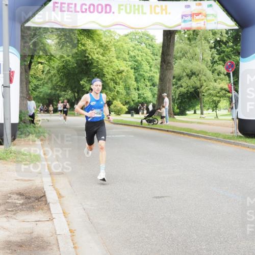 29.06.2025 - hella hamburg halbmarathon MichiJ http://msf.ph/oto/8158851 29.06.2025 10:09:39 Zwischen KM18-KM19  meine-sportfotos.de