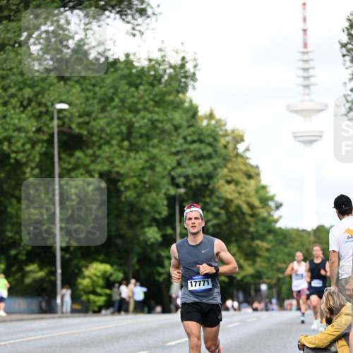 29.06.2025 - hella hamburg halbmarathon Dr. Thomas Lammeyer http://msf.ph/oto/8158872 29.06.2025 09:43:51 Kennedybrücke 5253, 6816, 9151, 9475 meine-sportfotos.de
