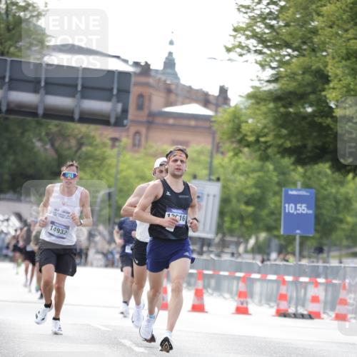29.06.2025 - hella hamburg halbmarathon Jannik Wohlers http://msf.ph/oto/8158881 29.06.2025 09:38:57 Lombardsbrücke 4524, 13016, 14188, 16548, 18694, 19072 meine-sportfotos.de