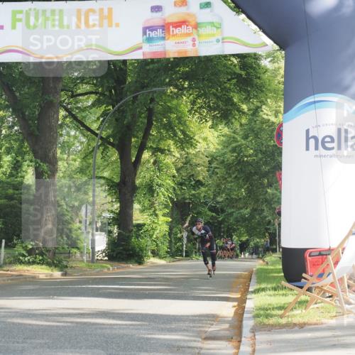 29.06.2025 - hella hamburg halbmarathon KatJ http://msf.ph/oto/8158891 29.06.2025 09:06:11 Zwischen KM18-KM19  meine-sportfotos.de