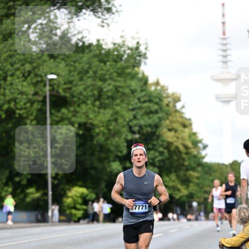 29.06.2025 - hella hamburg halbmarathon Dr. Thomas Lammeyer http://msf.ph/oto/8158908 29.06.2025 09:43:51 Kennedybrücke 5253, 6816, 9151, 9475 meine-sportfotos.de