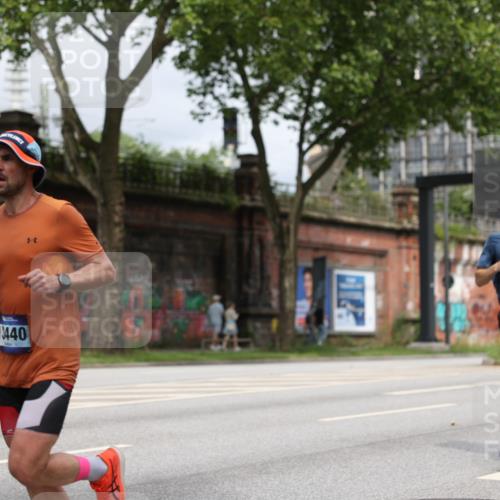 29.06.2025 - hella hamburg halbmarathon Yannick Fuchs http://msf.ph/oto/8158940 29.06.2025 10:19:23 20KM 2459, 6816, 7331, 7963, 9269, 10234, 10780, 11194, 11678, 12360, 13440, 14753, 17614, 18569, 19041 meine-sportfotos.de