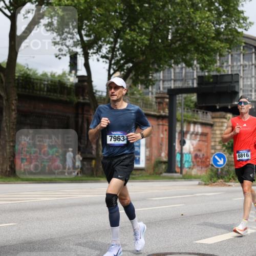 29.06.2025 - hella hamburg halbmarathon Yannick Fuchs http://msf.ph/oto/8158963 29.06.2025 10:19:24 20KM 2459, 6816, 7331, 7963, 9269, 10234, 10780, 11194, 11678, 12360, 13440, 14753, 17614, 18569, 19041 meine-sportfotos.de