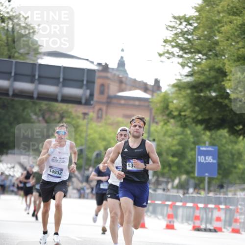 29.06.2025 - hella hamburg halbmarathon Jannik Wohlers http://msf.ph/oto/8158970 29.06.2025 09:38:57 Lombardsbrücke 4524, 13016, 14188, 16548, 18694, 19072 meine-sportfotos.de