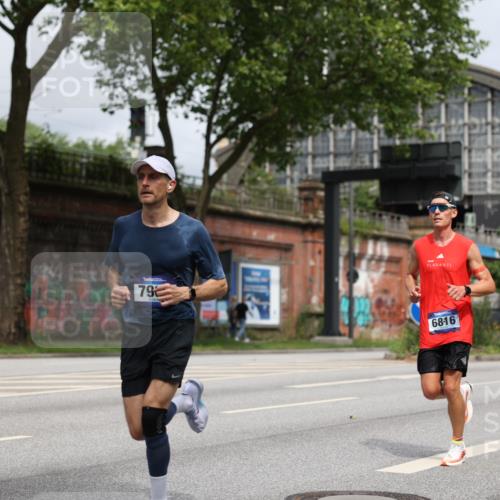 29.06.2025 - hella hamburg halbmarathon Yannick Fuchs http://msf.ph/oto/8158971 29.06.2025 10:19:24 20KM 2459, 6816, 7331, 7963, 9269, 10234, 10780, 11194, 11678, 12360, 13440, 14753, 17614, 18569, 19041 meine-sportfotos.de