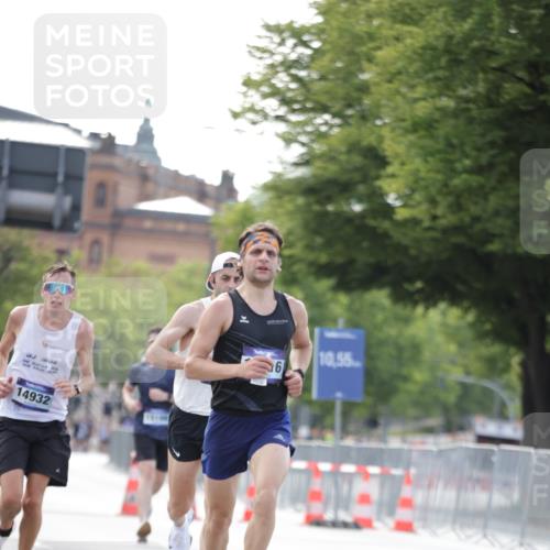 29.06.2025 - hella hamburg halbmarathon Jannik Wohlers http://msf.ph/oto/8158982 29.06.2025 09:38:58 Lombardsbrücke 4524, 13016, 14188, 14932, 16548, 18694, 19072 meine-sportfotos.de