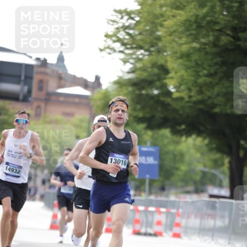 29.06.2025 - hella hamburg halbmarathon Jannik Wohlers http://msf.ph/oto/8158986 29.06.2025 09:38:58 Lombardsbrücke 4524, 13016, 14188, 14932, 16548, 18694, 19072 meine-sportfotos.de