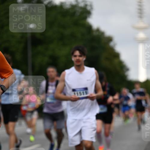 29.06.2025 - hella hamburg halbmarathon Dr. Thomas Lammeyer http://msf.ph/oto/8158998 29.06.2025 10:08:26 Kennedybrücke 1032, 1161, 1355, 1367, 1377, 1674, 2979, 3413, 3488, 4488, 4904, 4951, 5354, 5363, 5365, 5976, 6706, 6709, 7485, 9526, 10213, 10756, 10962 meine-sportfotos.de