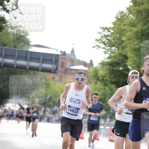 29.06.2025 - hella hamburg halbmarathon Jannik Wohlers http://msf.ph/oto/8159028 29.06.2025 09:38:59 Lombardsbrücke 4524, 6699, 13016, 14188, 14932, 16548, 18694, 19072 meine-sportfotos.de