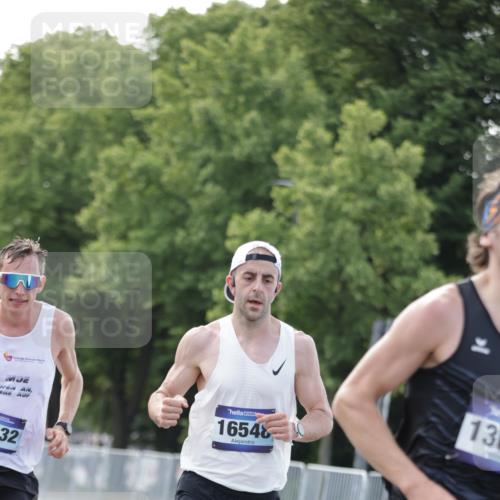 29.06.2025 - hella hamburg halbmarathon Jannik Wohlers http://msf.ph/oto/8159098 29.06.2025 09:39:01 Lombardsbrücke 4524, 6699, 13016, 14188, 14932, 15166, 16548, 18694, 19072 meine-sportfotos.de