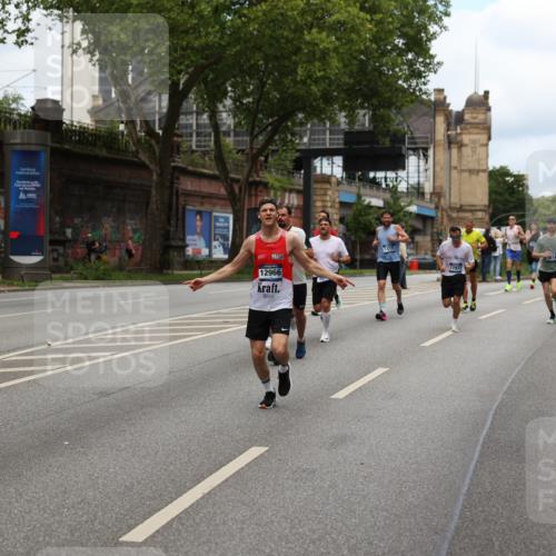 29.06.2025 - hella hamburg halbmarathon Yannick Fuchs http://msf.ph/oto/8159108 29.06.2025 10:38:41 20KM 1057, 1220, 1391, 1415, 1468, 1558, 1782, 1902, 1941, 2365, 2402, 2415, 2816, 3004, 3021, 3305, 3907, 4310, 4425, 4981, 4991, 4999, 5231, 5275, 5476, 5624, 5884, 6490, 6903, 7005, 7191, 7322, 8063, 8722, 9159, 9374, 9444, 9633, 10193, 10596, 10930, 11469, 12159, 12554, 12711, 12966, 13123, 13421, 13996, 14351, 14667, 14798, 14816, 15185, 15225, 15233, 15280, 15512, 15862, 16062, 16224, 16316, 16506, 16893, 17097, 17251, 17729, 17748, 18560, 18806, 19207 meine-sportfotos.de