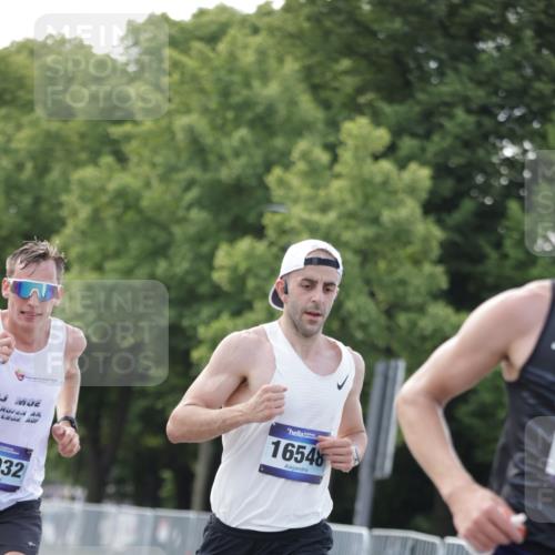 29.06.2025 - hella hamburg halbmarathon Jannik Wohlers http://msf.ph/oto/8159109 29.06.2025 09:39:01 Lombardsbrücke 4524, 6699, 13016, 14188, 14932, 15166, 16548, 18694, 19072 meine-sportfotos.de